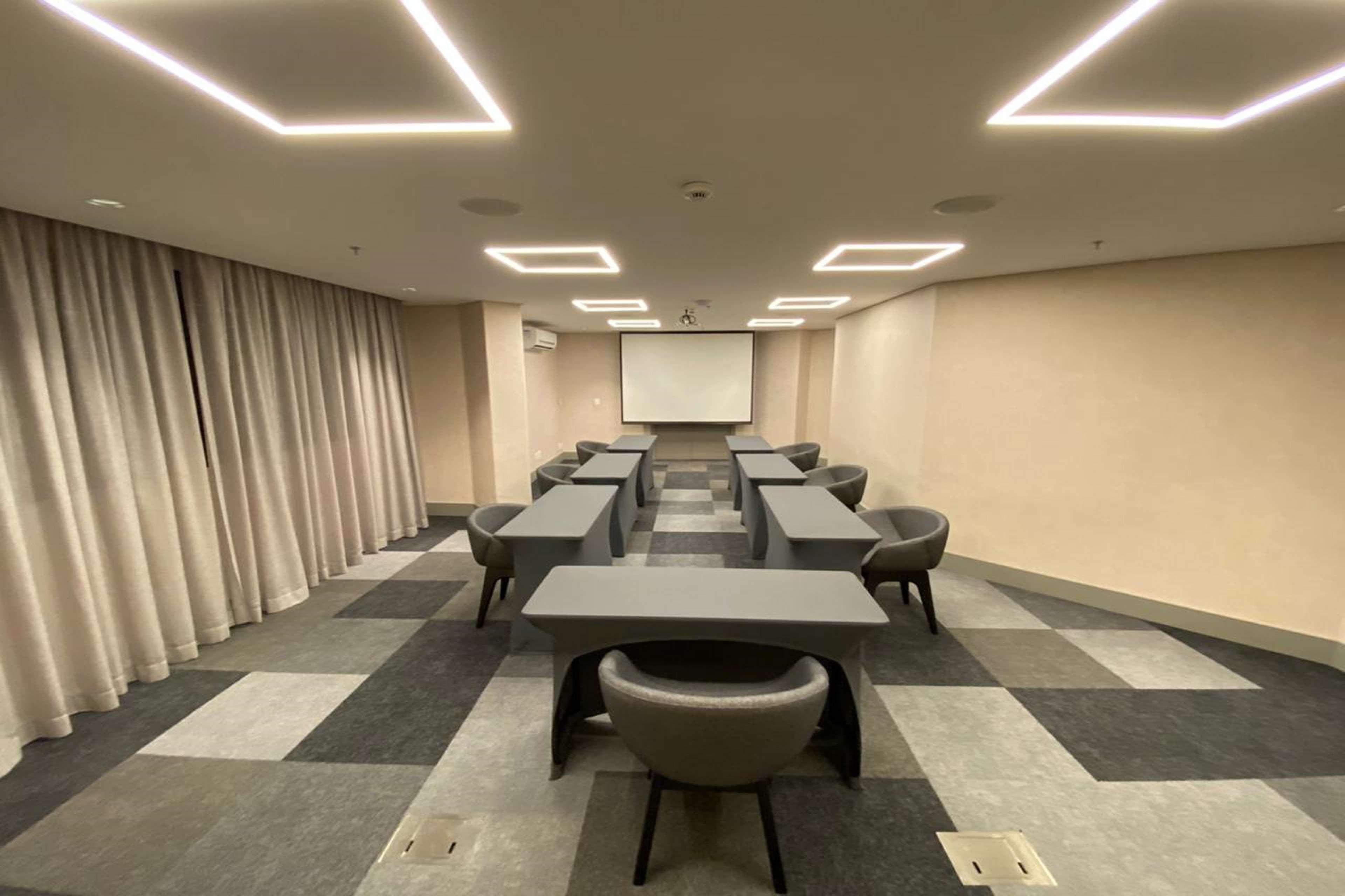 Radisson Oscar Freire Hotel เซาเปาโล ภายนอก รูปภาพ The meeting room