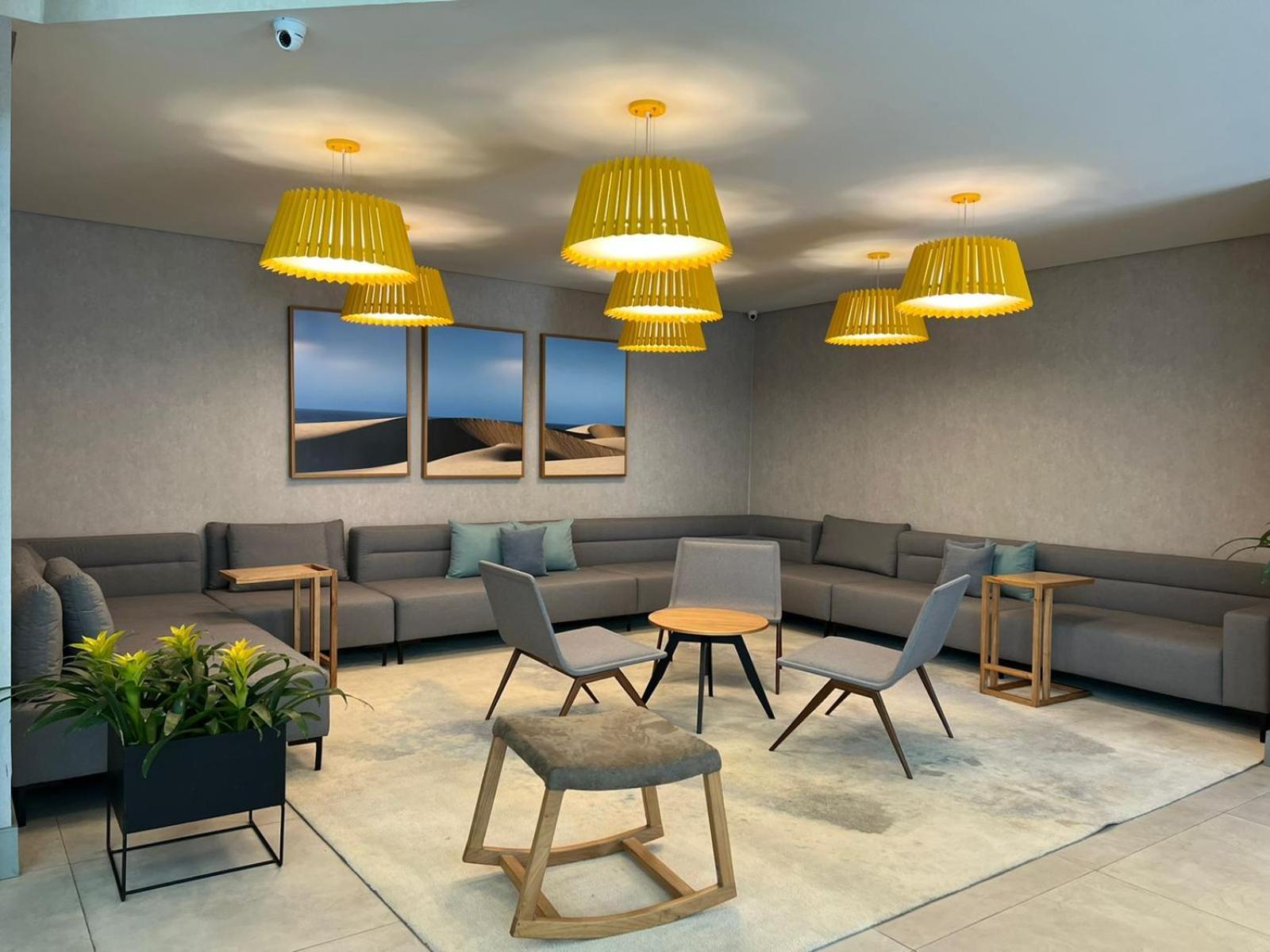 Radisson Oscar Freire Hotel เซาเปาโล ภายนอก รูปภาพ The lounge at Faro Airport