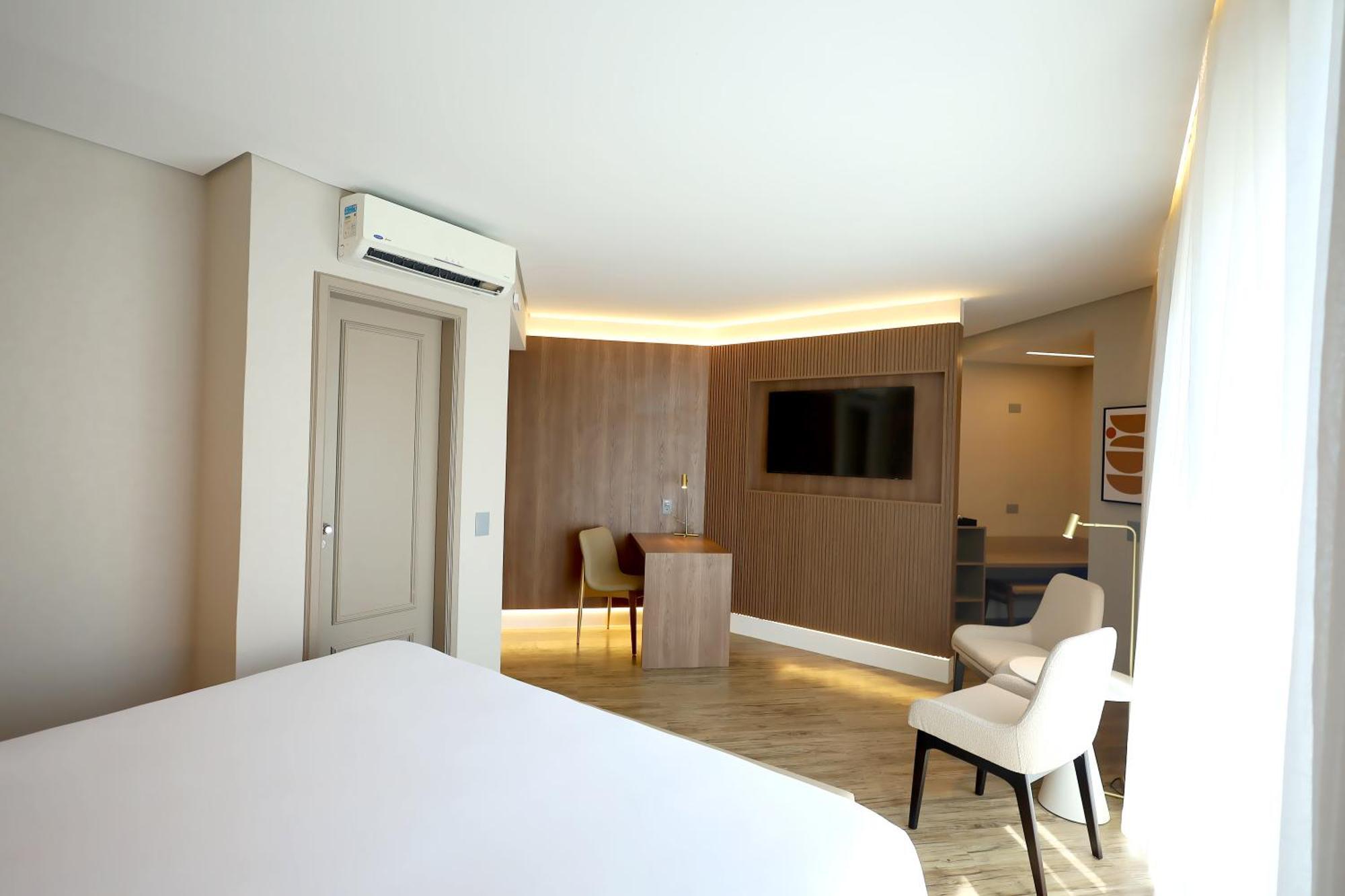Radisson Oscar Freire Hotel เซาเปาโล ภายนอก รูปภาพ A room at the hotel